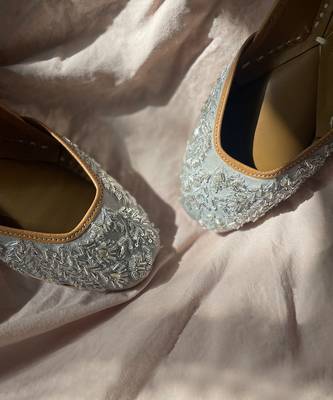 Grey Twilight Juttis 3