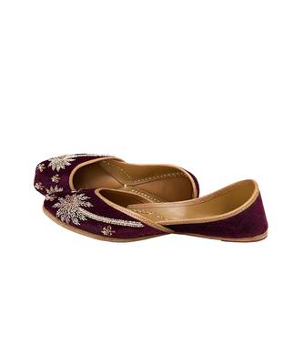 Maroon Palms Juttis 1