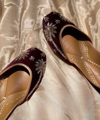 Maroon Palms Juttis 2