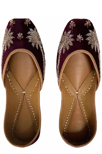 Maroon Palms Juttis