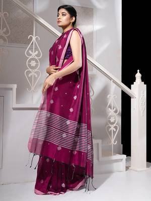 Magenta cotton Handloom saree with white flower butta 2