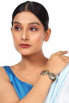 Contemporary Gold Plated Multicolor Chips floral Design Lobster lock Bracelet for Women and Girls.