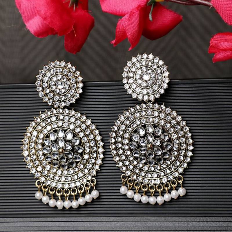 Oxidised Stone and Pearl Studded Round Shaped Earring