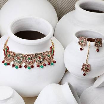 Traditional Gold Plated Kundan and Stone studded Statement Choker with Earrings and Maangtikka for Girls and Women 4