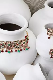 Traditional Gold Plated Kundan and Stone studded Statement Choker with Earrings and Maangtikka for Girls and Women