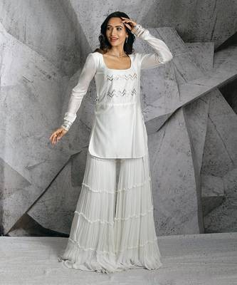 Ivory Gota Plazzo Set 1