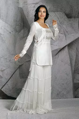Ivory Gota Plazzo Set