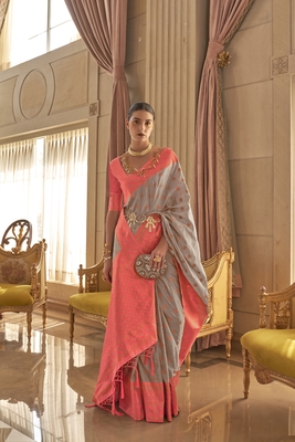 Grey Woven Silk Blend Saree With Blouse 1