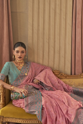 Magenta Woven Silk Blend Saree With Blouse 2