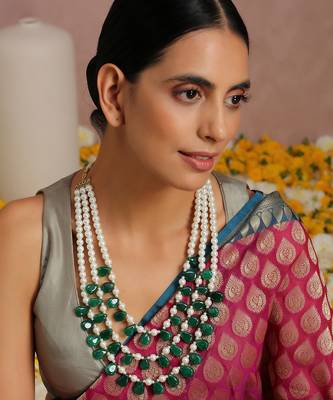 Green And White Pearls Layered Necklace 1