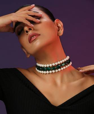 Green And White Pearls Choker Necklace 1
