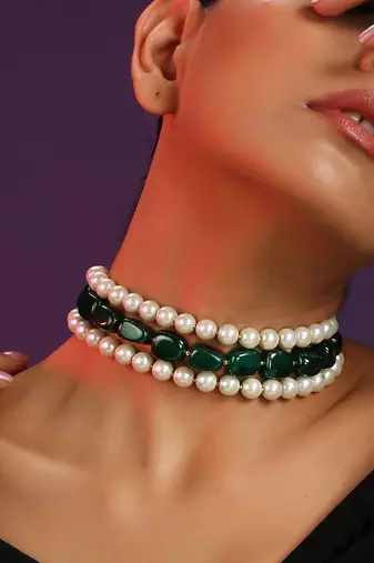 Green And White Pearls Choker Necklace