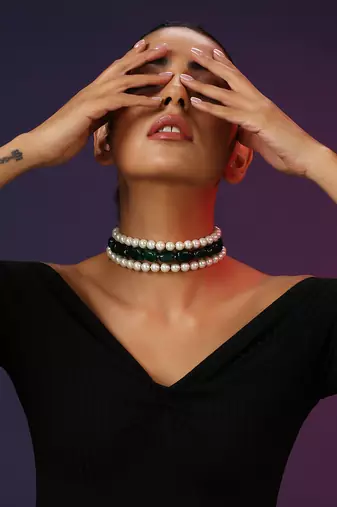 Green And White Pearls Choker Necklace