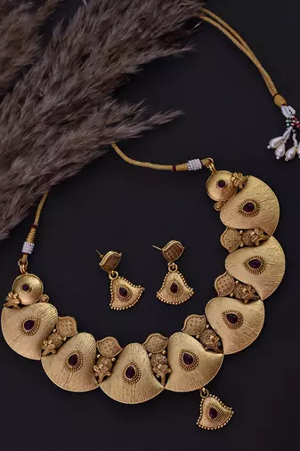 Red Gold Tone Temple Set