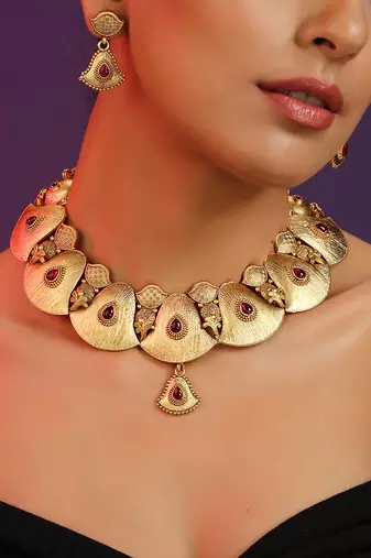 Red Gold Tone Temple Set