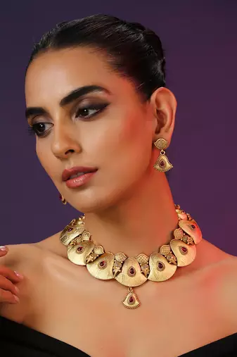 Red Gold Tone Temple Set