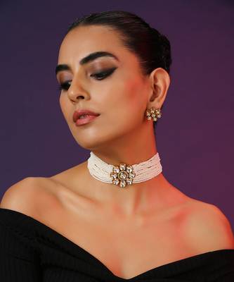 White Gold Tone Kundan And Pearls Choker Set 1