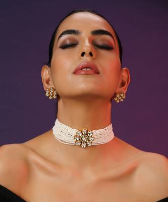 White Gold Tone Kundan And Pearls Choker Set 5