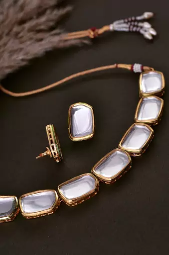 Gold Tone Kundan Choker Set