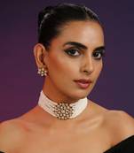 White Gold Tone Kundan And Pearls Choker Set