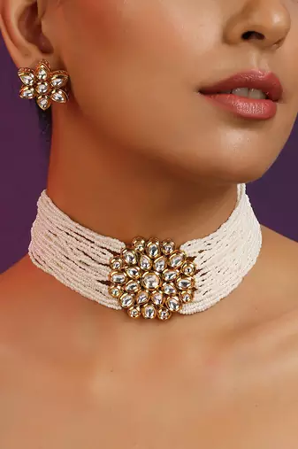 White Gold Tone Kundan And Pearls Choker Set