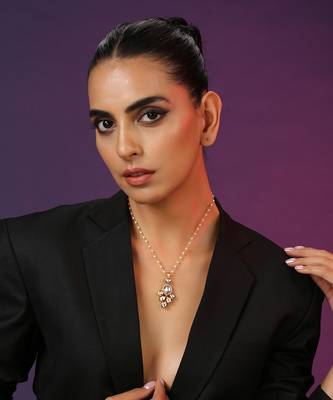 Gold Tone Kundan Locket 1
