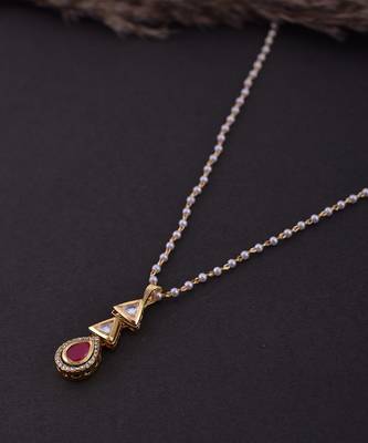 Red Gold Tone Kundan Locket 4