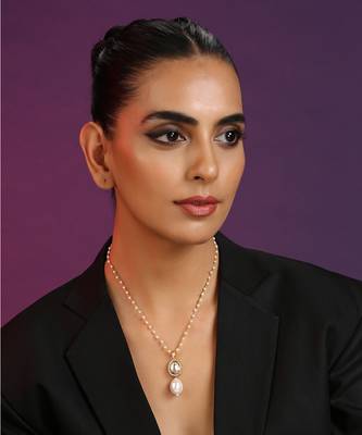 Gold Tone Kundan And Pearl Pendant 1