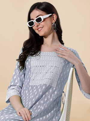 Red White Rayon Embroidered Bandhani Printed Kurta 4