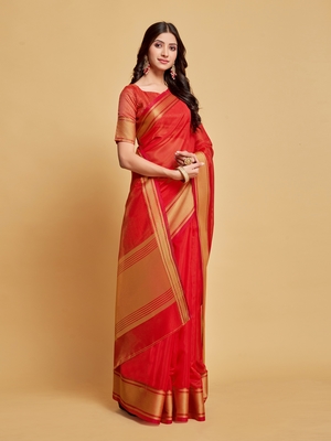 Red plain organza saree with blouse 4
