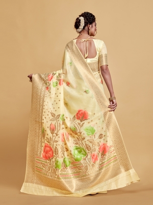 Off White Printed Silk Blend Saree With Blouse 3
