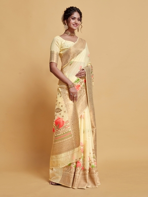 Off White Printed Silk Blend Saree With Blouse 4