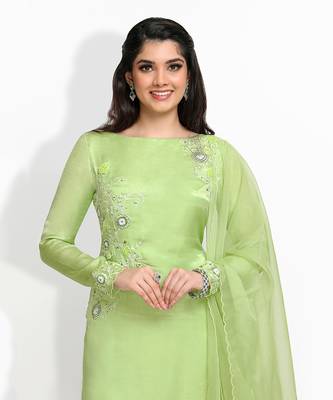 Green Daylily Kurta Set 5