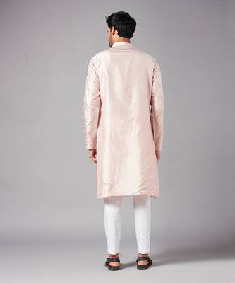 Ilaria Gold Zari Abstract Embroidered Peach Kurta 8