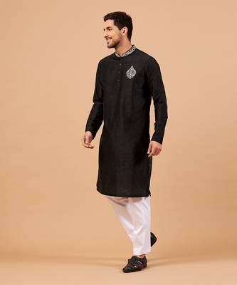 Amyr Traditional Embroidered Black Kurta 5