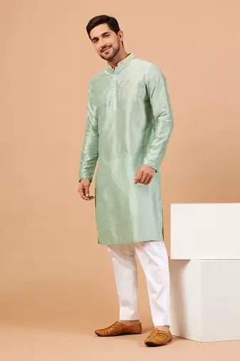 Amil Traditional Embroidered Pastel Green Kurta
