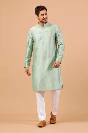 Amil Traditional Embroidered Pastel Green Kurta