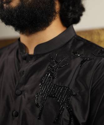 Solid Black Reindeer Embroidered Kurta 2