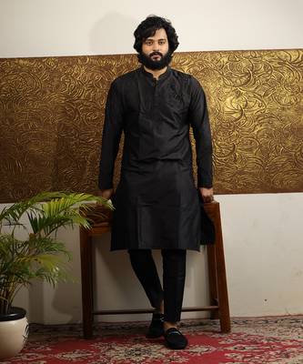 Solid Black Reindeer Embroidered Kurta 1