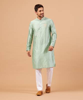 Amil Traditional Embroidered Pastel Green Kurta Set 3