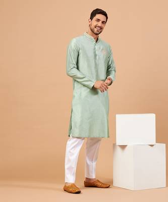 Amil Traditional Embroidered Pastel Green Kurta Set 7