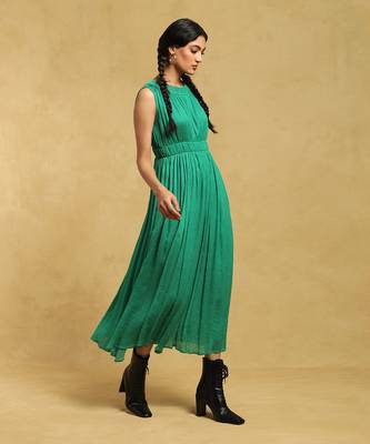 RITU KUMAR Green Crinkled Long Dress With Cinched Waist 3