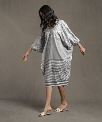 RITU KUMAR Grey Striped Baggy Kaftan Dress 2