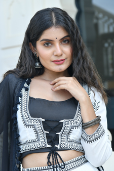 INARA WHITE-BLACK EMBROIDERED LEHENGA