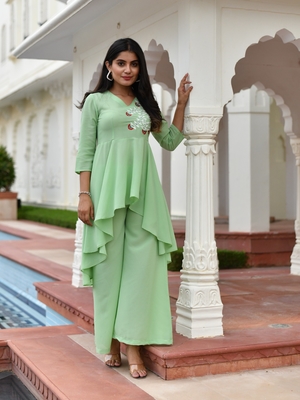 AARNA EMBROIDERED SUIT SET 1