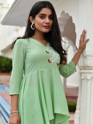 AARNA EMBROIDERED SUIT SET 2