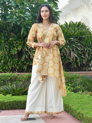 TAKSHVI ASYMMETRICAL SUIT SET 1
