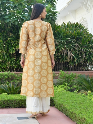 TAKSHVI ASYMMETRICAL SUIT SET 4