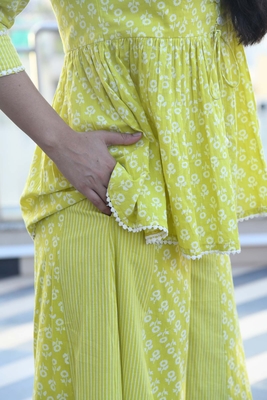 LIME FLORA-STRIPED TOP & PANELED PLAZZO SET 7