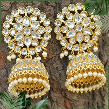 Gold pearl earrings 3